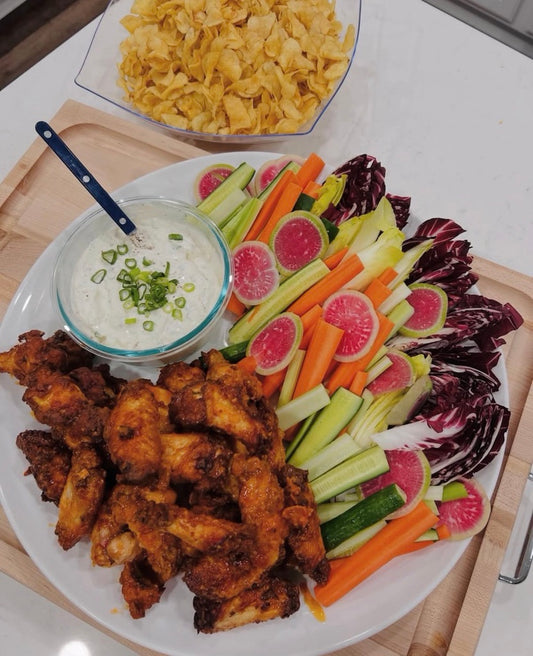 BUFFALO WINGS AND CRUDITÉS